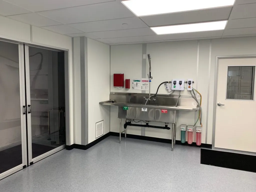 What are the key points of 10000 class clean room design?