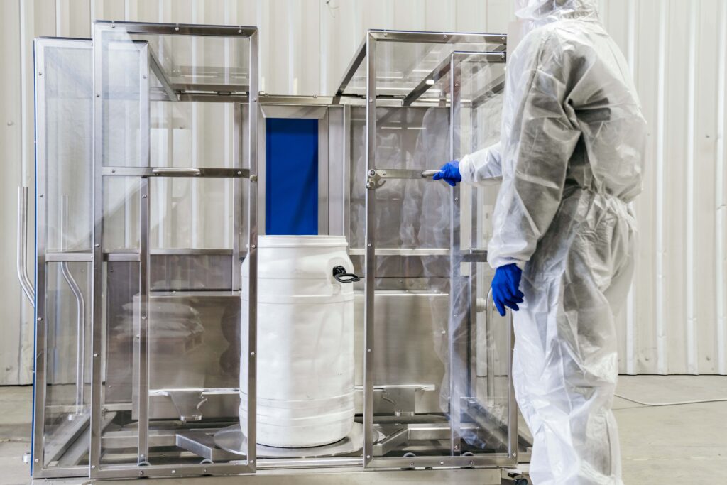 Cleanroom Material Handling: Contamination Control Strategies | Palamatic