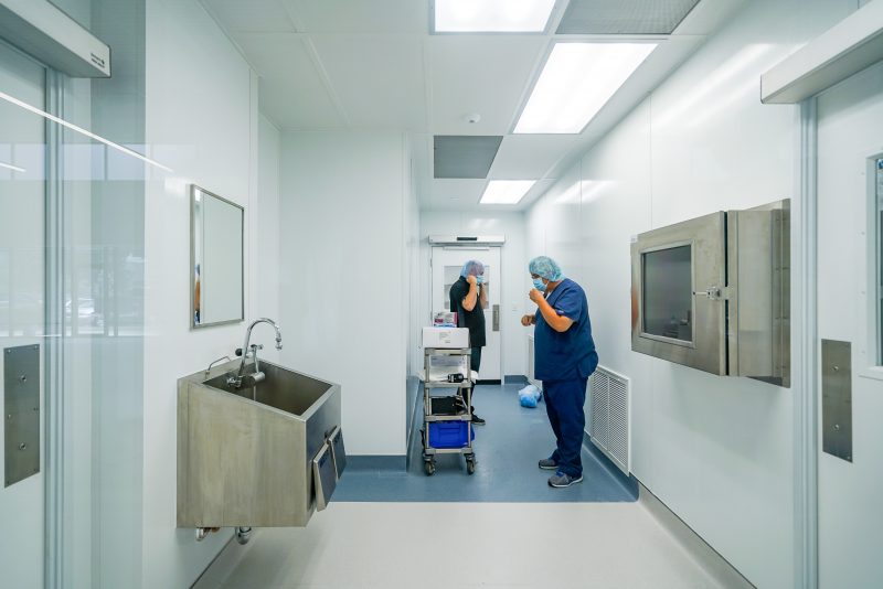 GMP Cleanroom Requirements for Safe and Effective Workflow - Angstrom  Technology