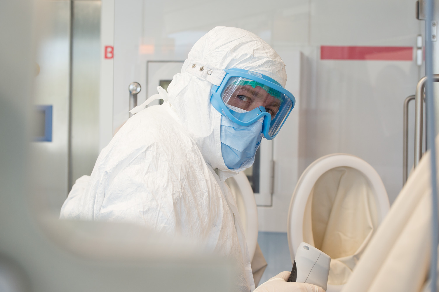 Key steps to selecting cleanroom garments