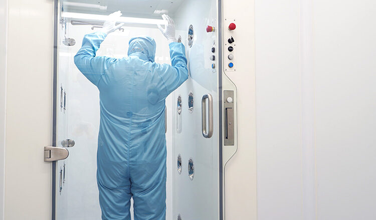 9e4fe3ec3f40152f8b3333495df60ce7_Cleanroom-Contamination_Free_Shower_880x444-750x440.jpg