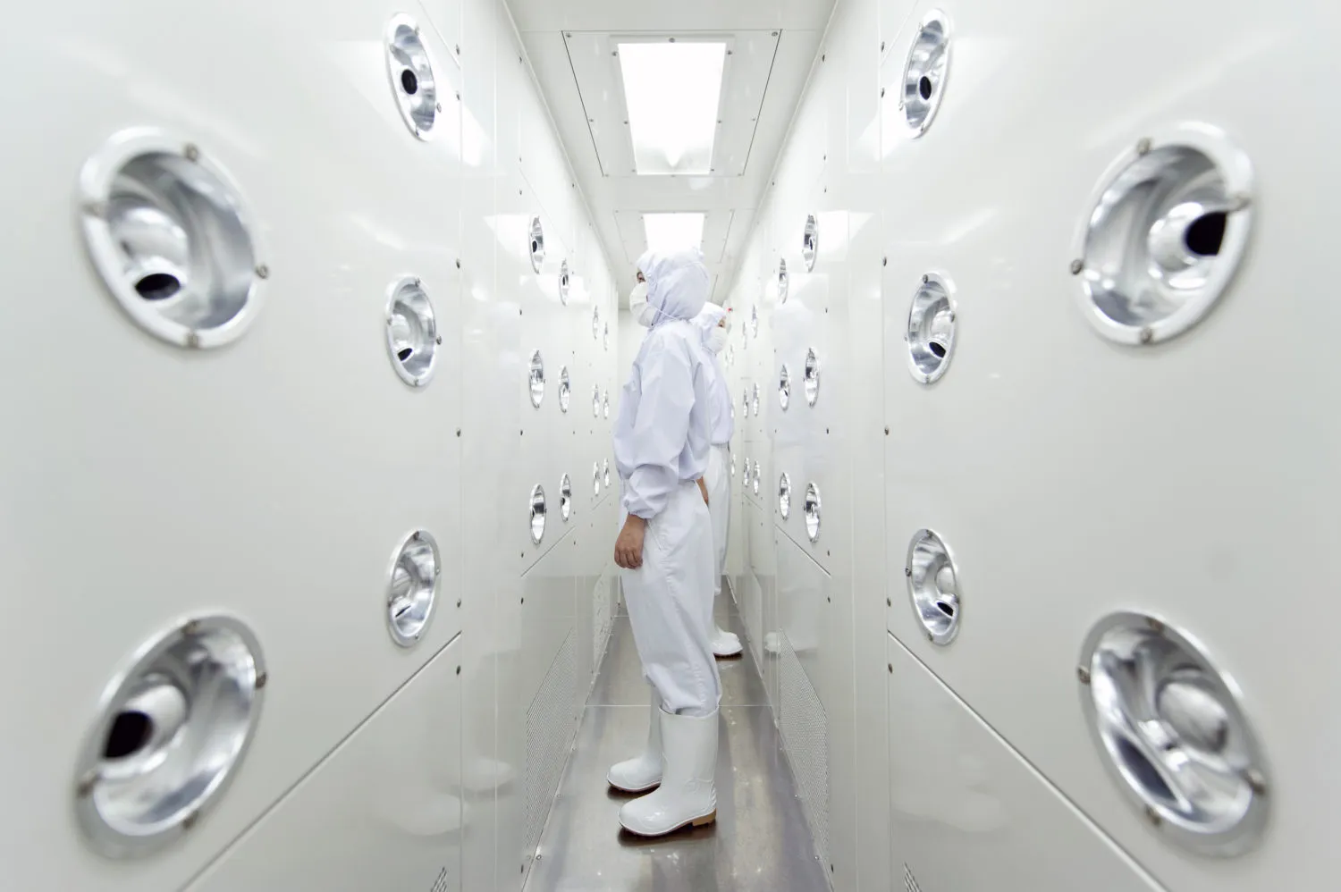 What maintenance is required for air showers in cleanrooms?