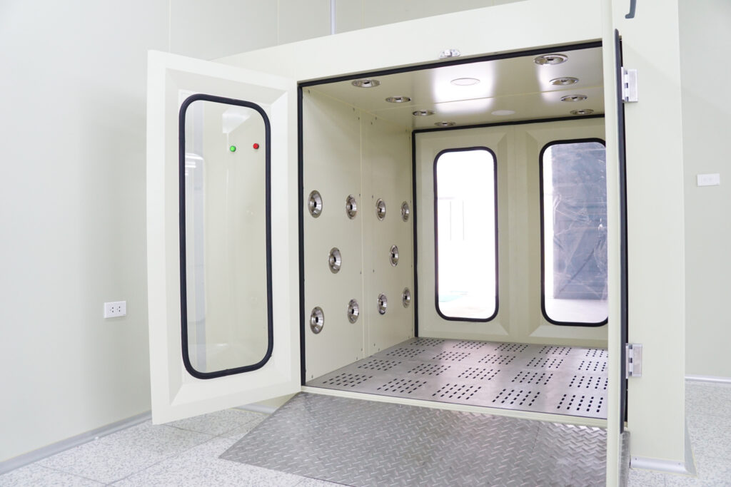4c9a62367d59edc49b9252bc4a91e9ec_air-shower-buong-thoi-khi-2-1024x683.jpg