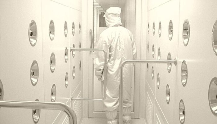 9f77f7b92e07e8fb4d11e76552fabdc4_Airlocks.jpg