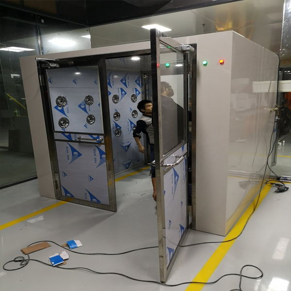 Double Door Cargo Shower2