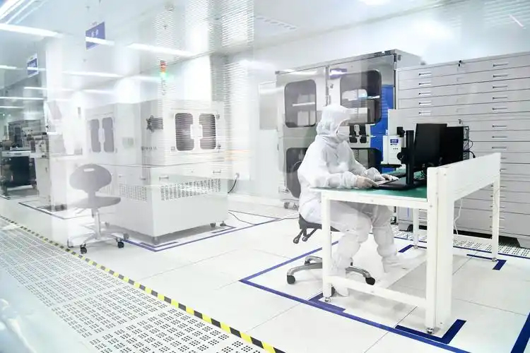 Semiconductor cleanroom