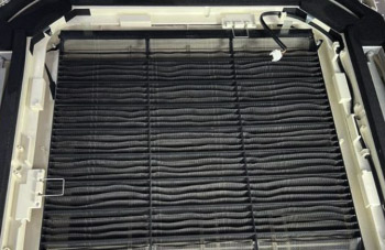 Initial inspection of air filters at high humidity optical lens manufacturers.jpg