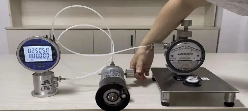 Differential Pressure Transmitters Differential Pressure Transmitters