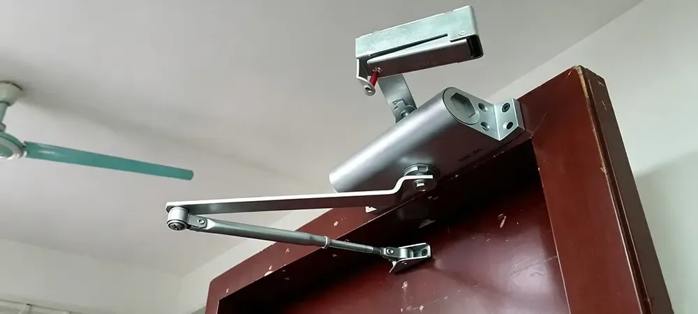 door closer door closer