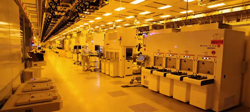 Lithography Cleanroom Upgrade for a Semiconductor Facility Lithography Cleanroom Upgrade for a Semiconductor Facility