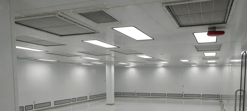Cleanroom ceiling HEPA filter modules installation
