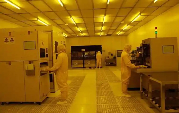 semiconductor cleanroom.jpg